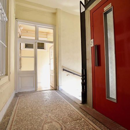 Luxury Apartment By Hi5 - Szervita Suite Budapeste Exterior foto