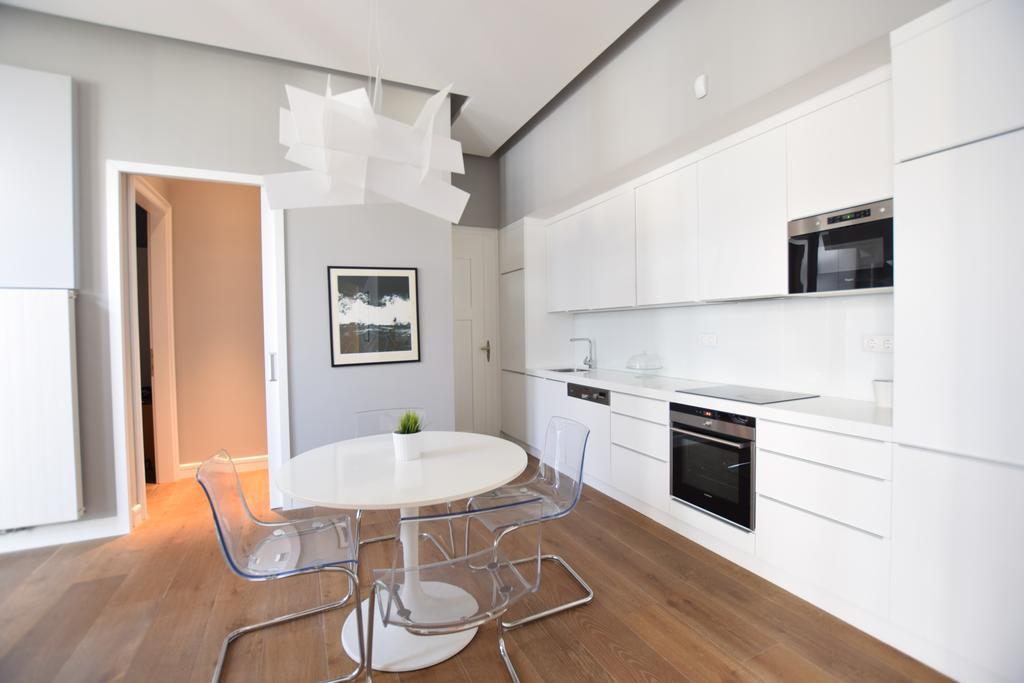 Luxury Apartment By Hi5 - Szervita Suite Budapeste Exterior foto