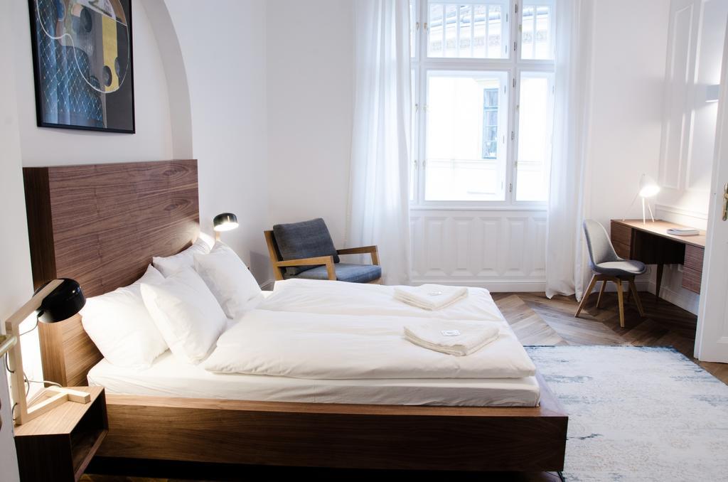 Luxury Apartment By Hi5 - Szervita Suite Budapeste Exterior foto