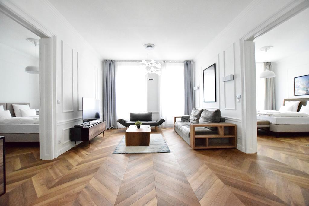 Luxury Apartment By Hi5 - Szervita Suite Budapeste Exterior foto