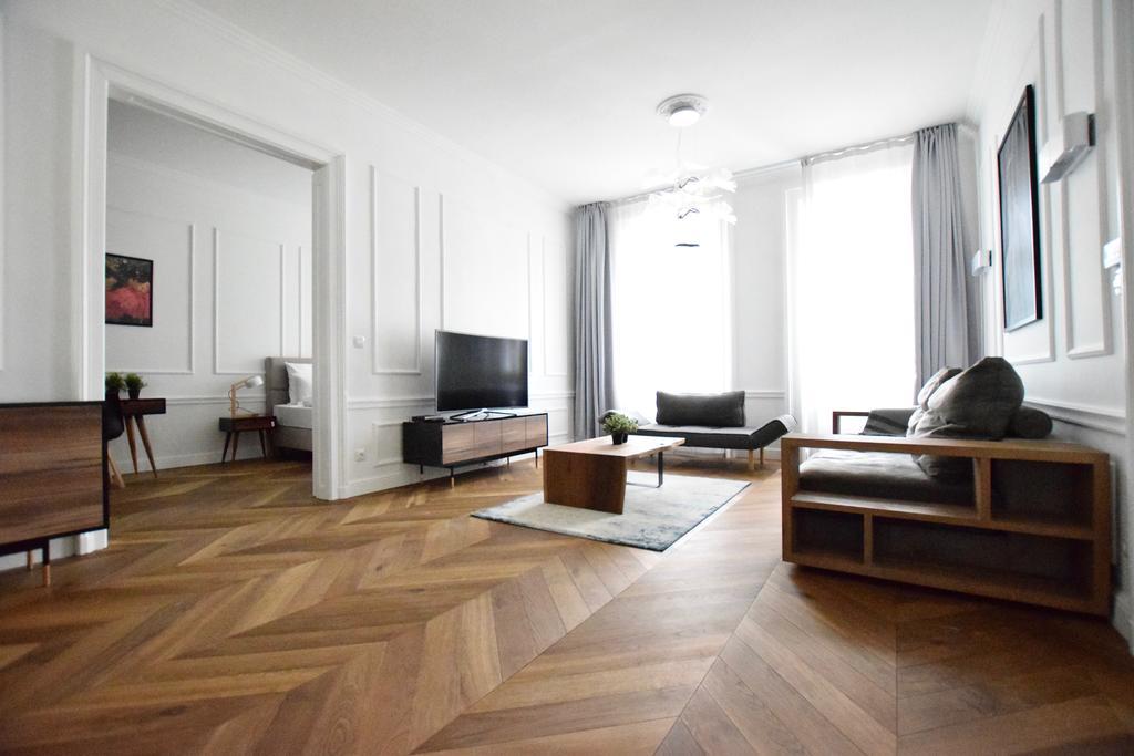 Luxury Apartment By Hi5 - Szervita Suite Budapeste Exterior foto