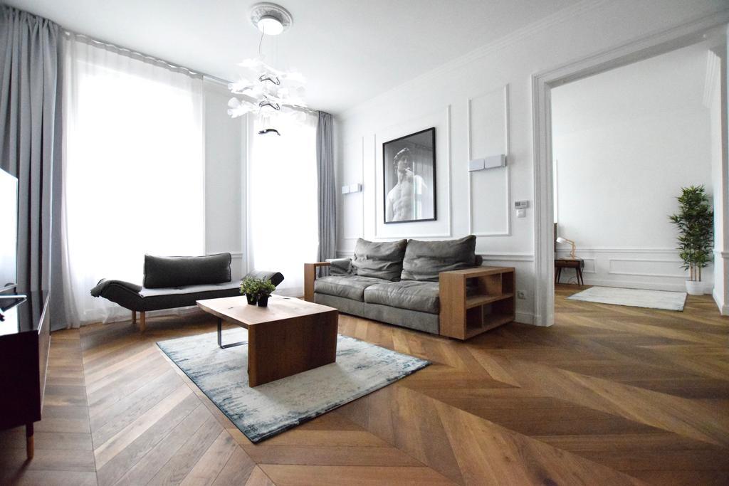 Luxury Apartment By Hi5 - Szervita Suite Budapeste Exterior foto