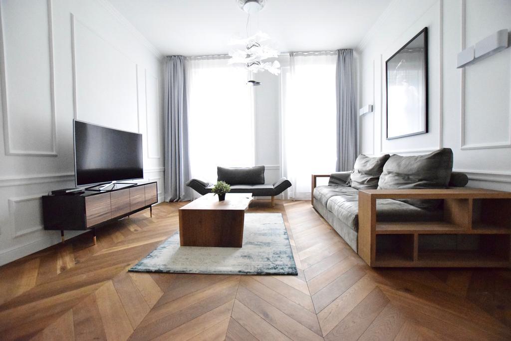 Luxury Apartment By Hi5 - Szervita Suite Budapeste Exterior foto