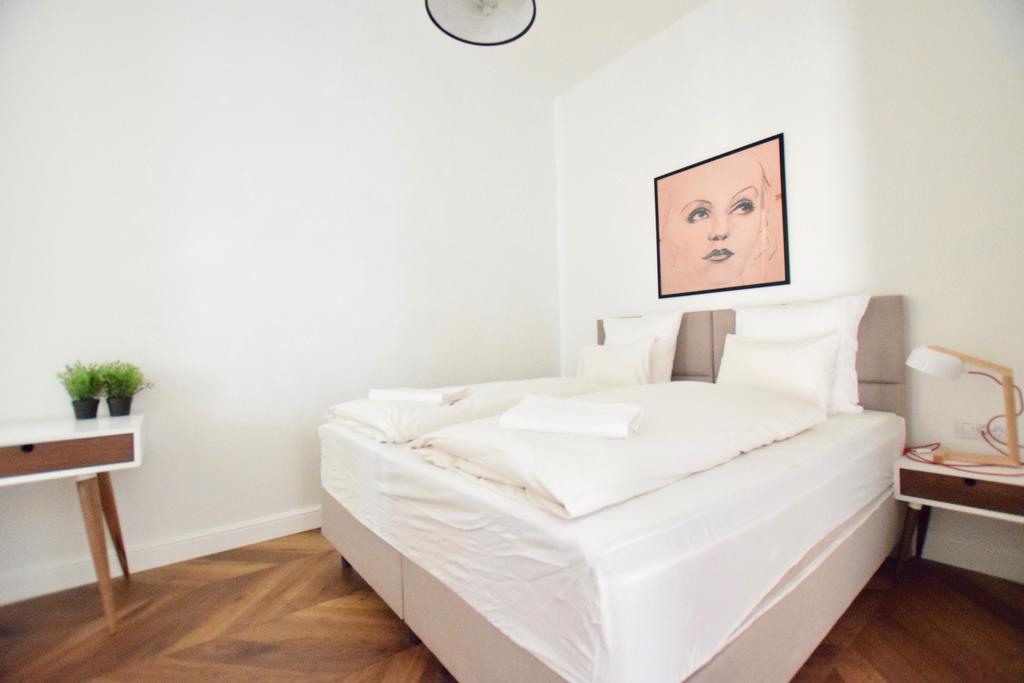 Luxury Apartment By Hi5 - Szervita Suite Budapeste Exterior foto